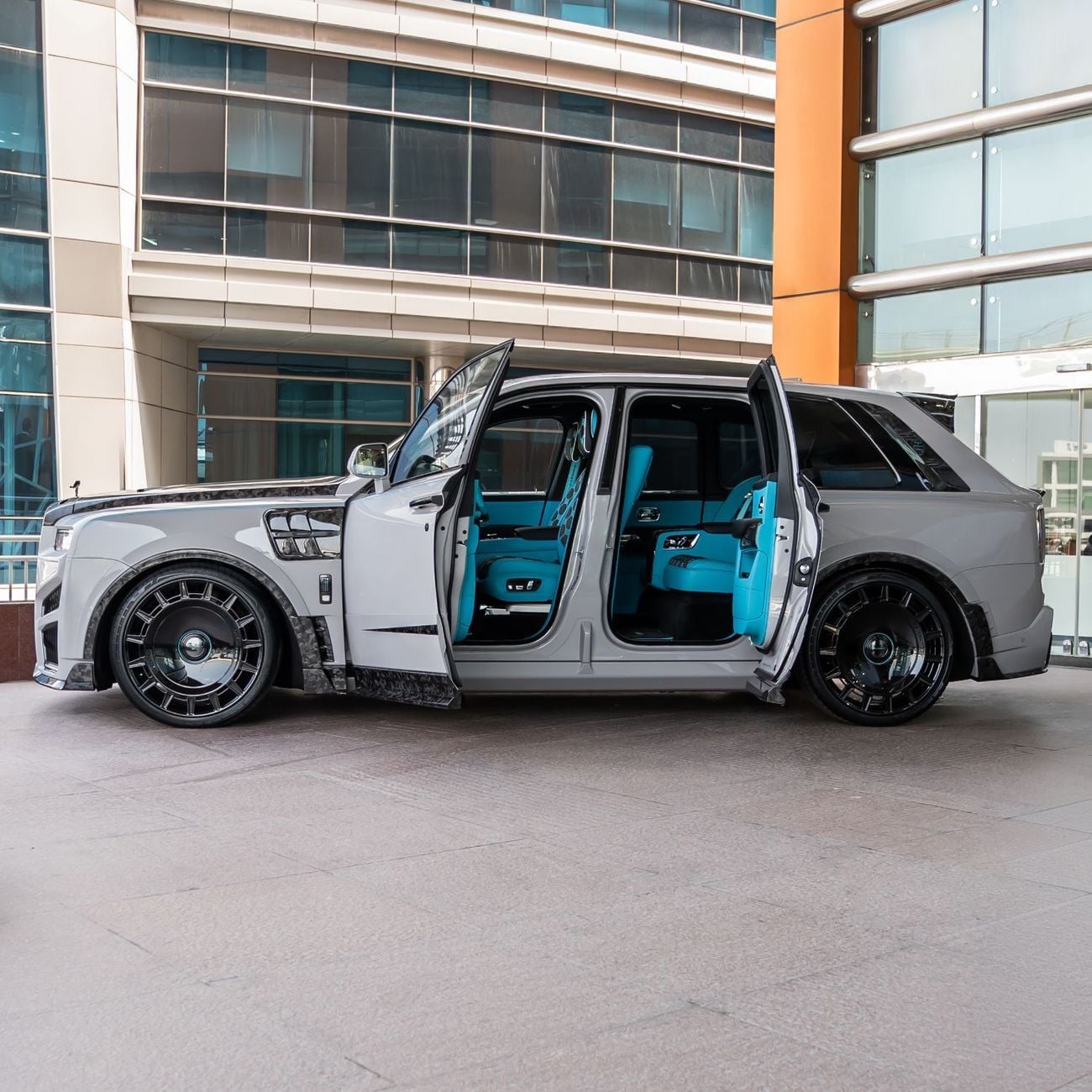 رولز رويس كولينان  2025 ROLLS ROYCE CULLINAN MANSORY BRAND NEW