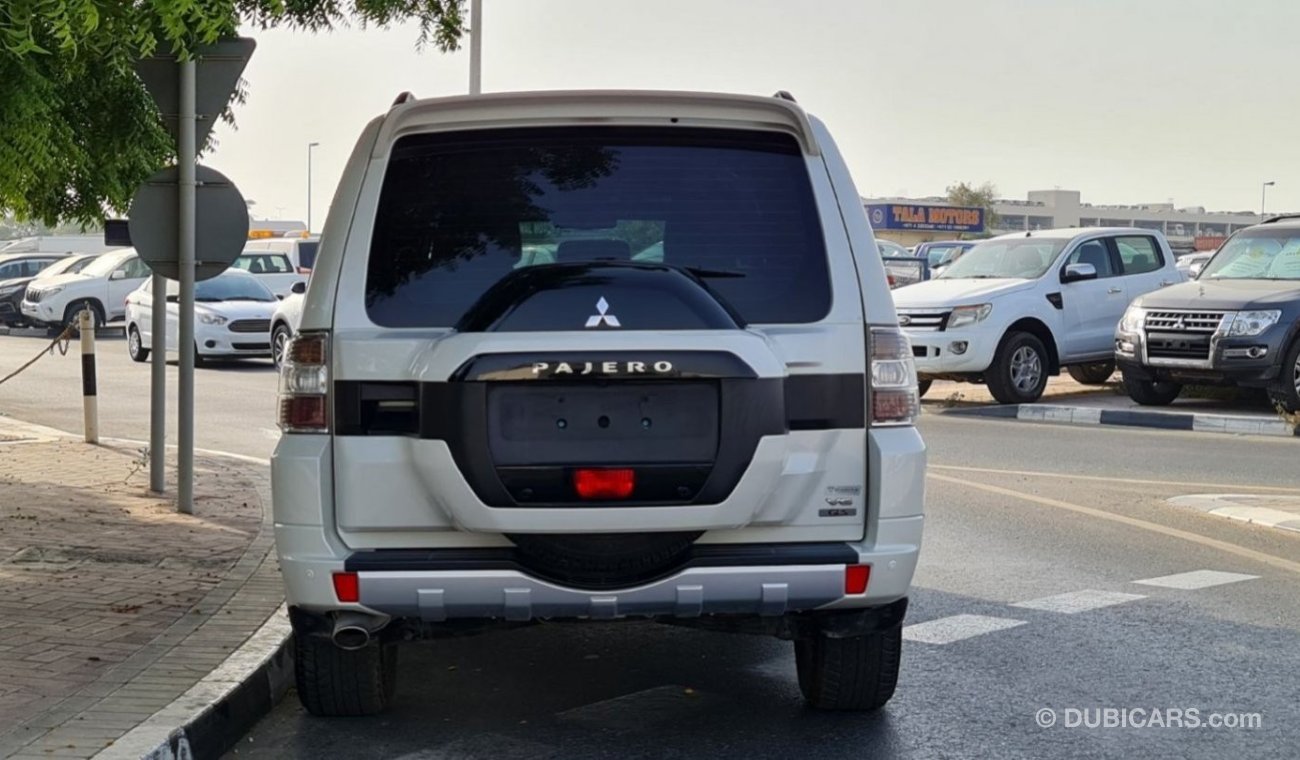 Mitsubishi Pajero GLS Mid Option 3.5L V6 GCC Perfect Condition