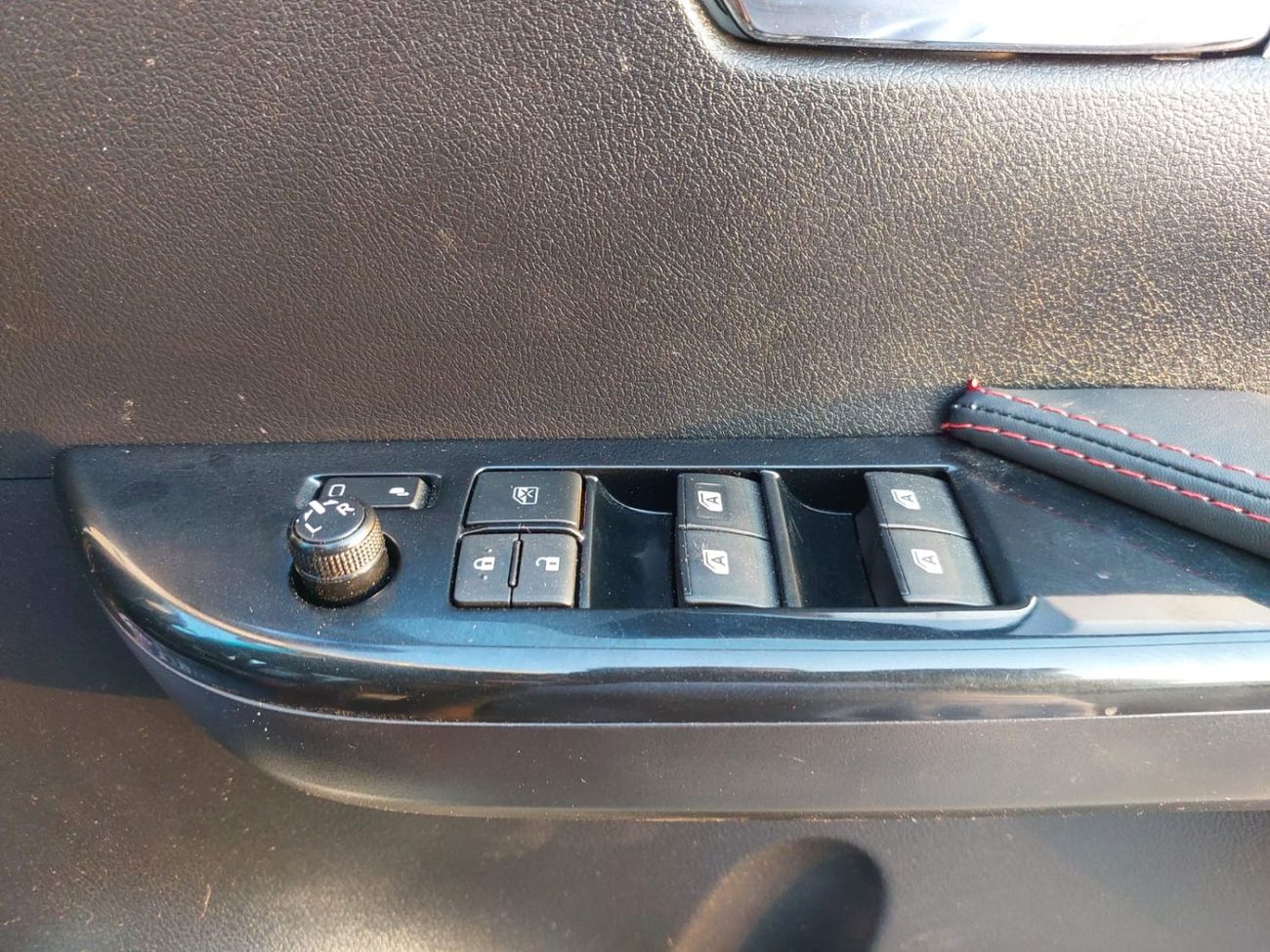 تويوتا هيلوكس TOYOTA HILUX PICKUP RHD 2018 MODEL 2.8 L DIESEL AUTOMATIC(PM29171)