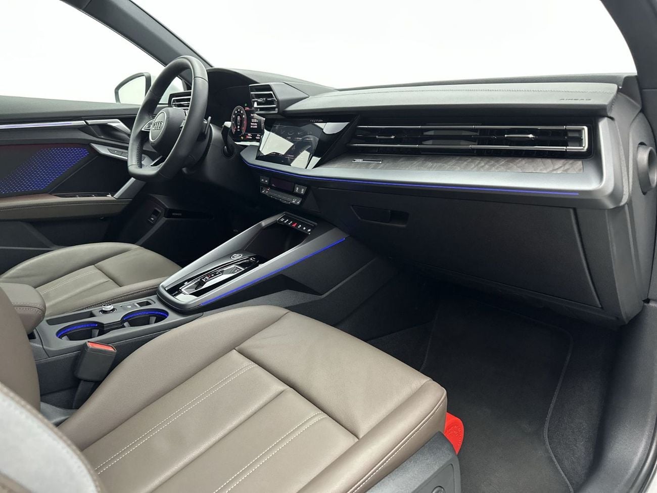أودي A3 35 TFSI S Line 1.4L A3 Sedan S line 35 TFSI 150hp (Ref# 43551)