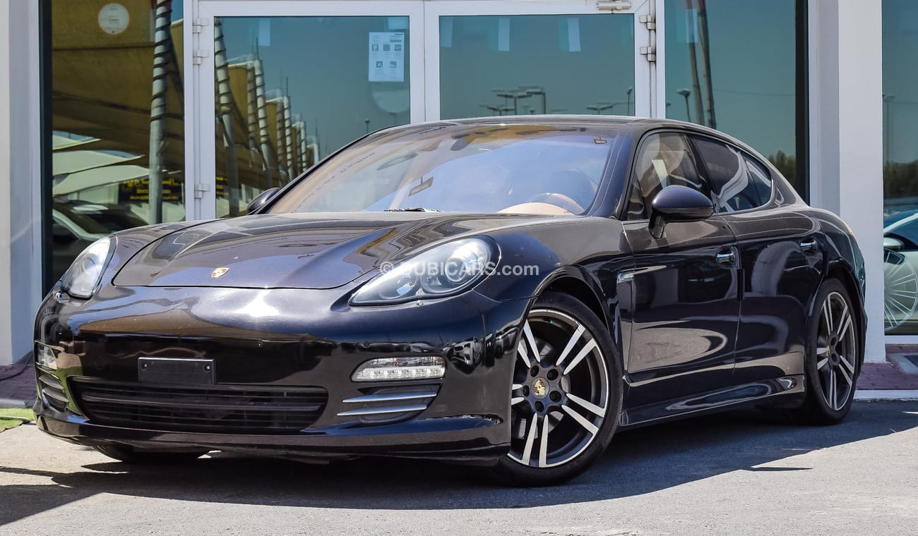 بورش باناميرا Porsche Panamera 4 AWD Full Service History GCC