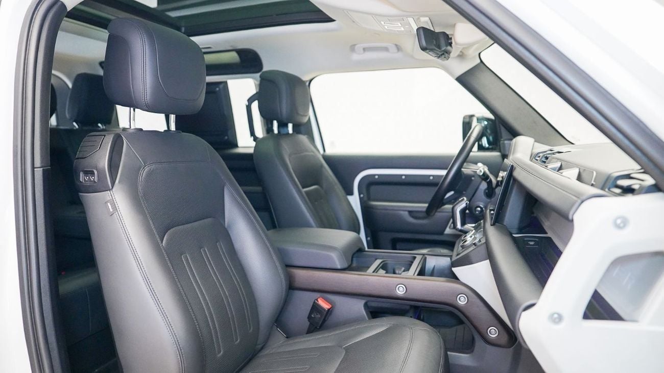 لاند روفر ديفندر P400 90 X-Dynamic HSE 3.0L (5 Seater) Special Offer | AED 3,980 PM | 22in Wheels, Lightbar | 90 P400