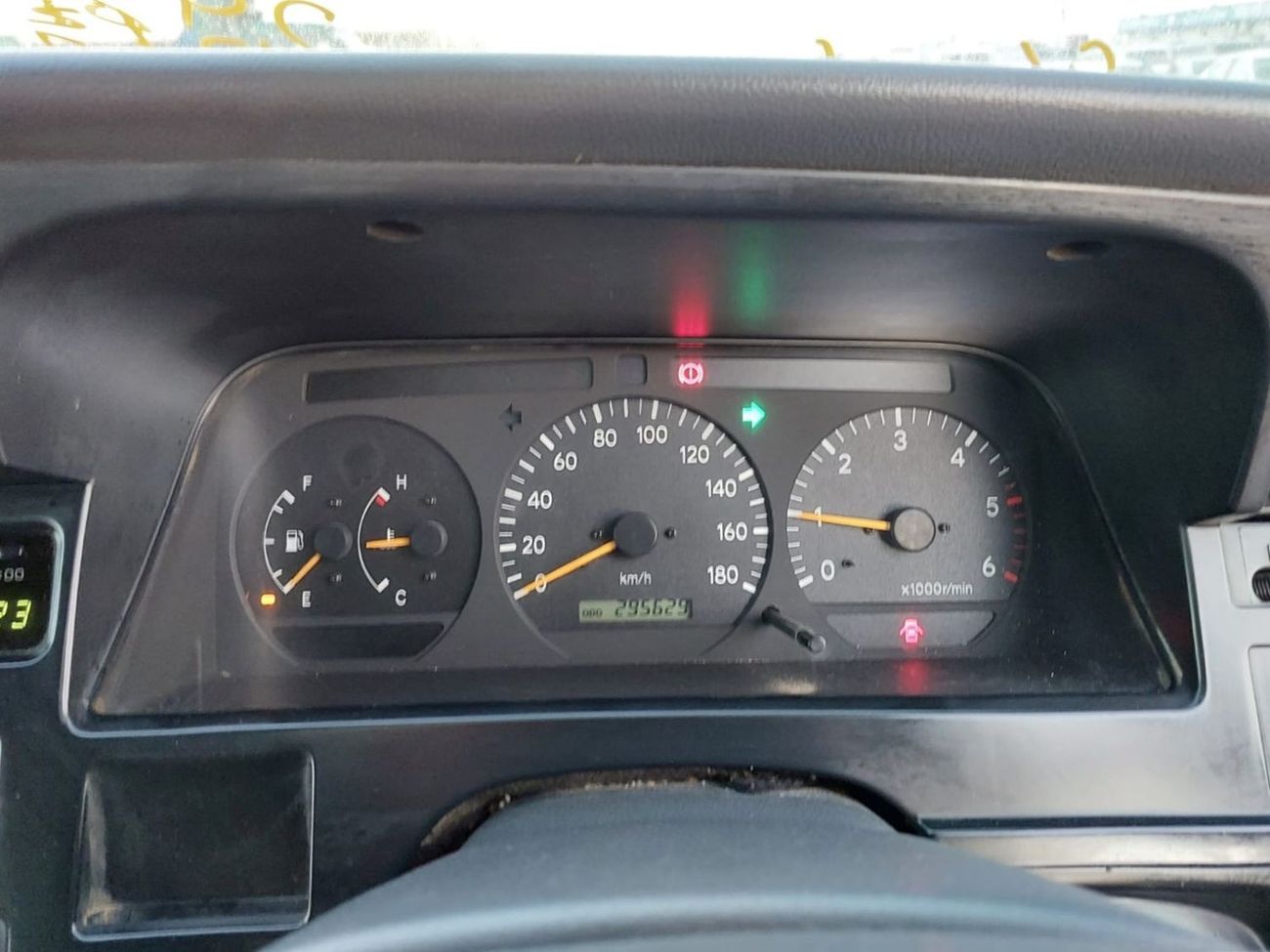 Toyota Hiace TOYOTA HIACE VAN RIGHT HAND DRIVE(PM02151)