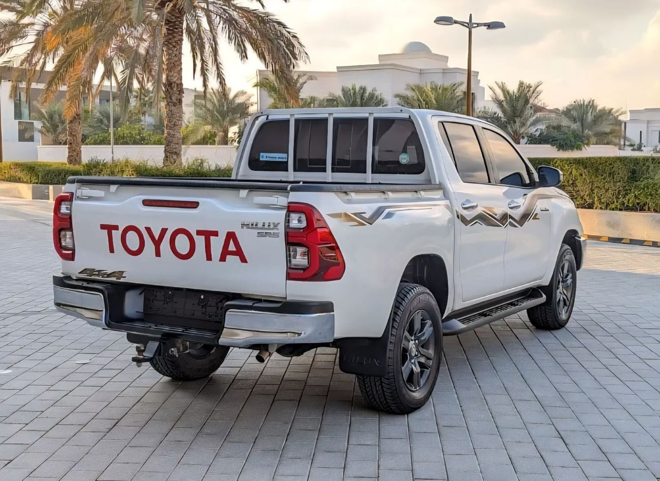 تويوتا هيلوكس SR5 LHD Double Cabin Utility Pickup 2TR 2.7L Petrol Engine Automatic Gear 4WD Original Power Windows