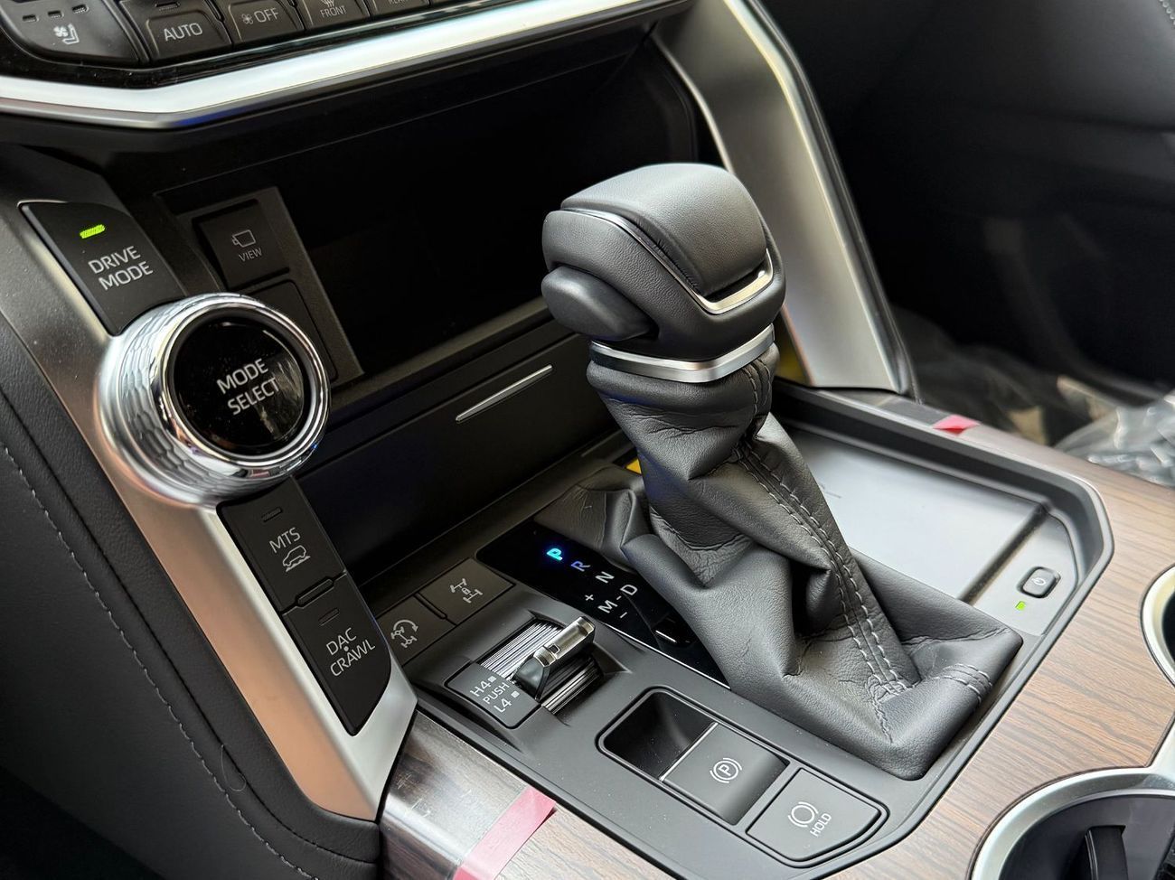 تويوتا لاند كروزر VX-HIGH 3,3 TWINTURBO DIESEL FULL ***التصدير فقط خارج الخليج***EXPORT ONLY**