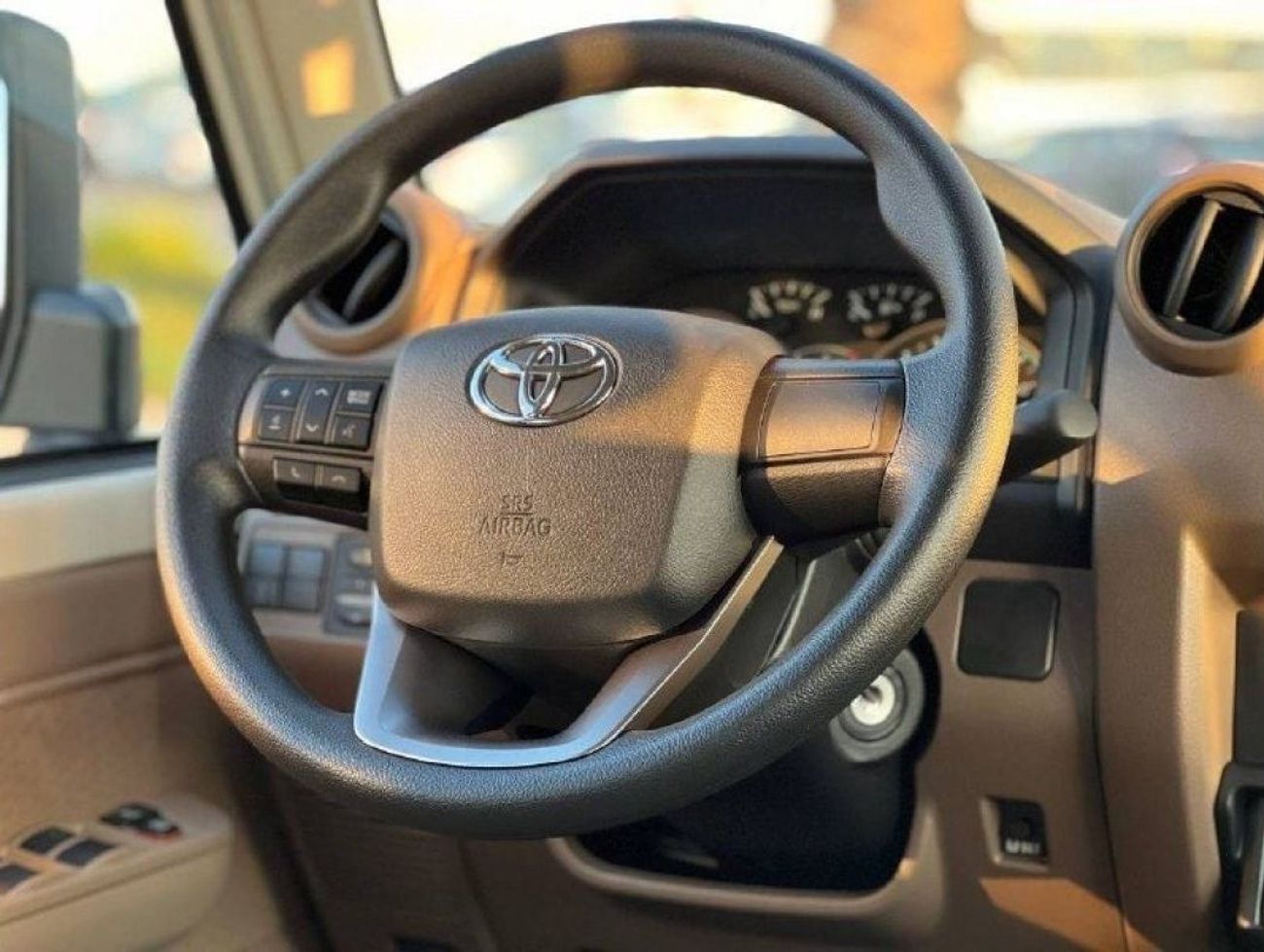 تويوتا لاند كروزر 70 LC76 4.5L V8 DSL M/T // 2024 // STANDER OPTION WITH BACK CAMERA , SNOOKER // SPECIAL OFFER // BY FOR