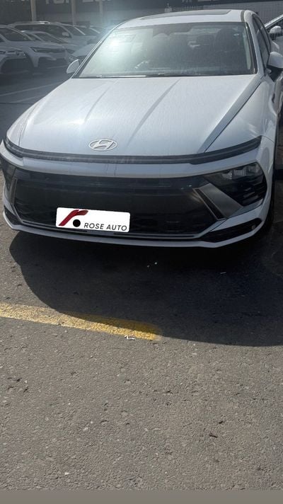 Hyundai Sonata Hyundai sonata / Chinese / white / 0 km / petrol