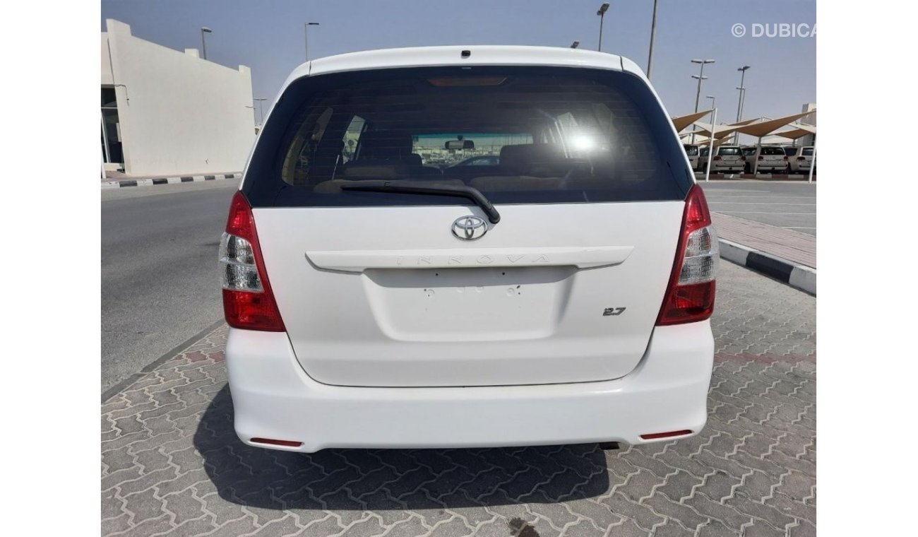 Toyota Innova Toyota Innova 2015 gcc full automatic very celen car