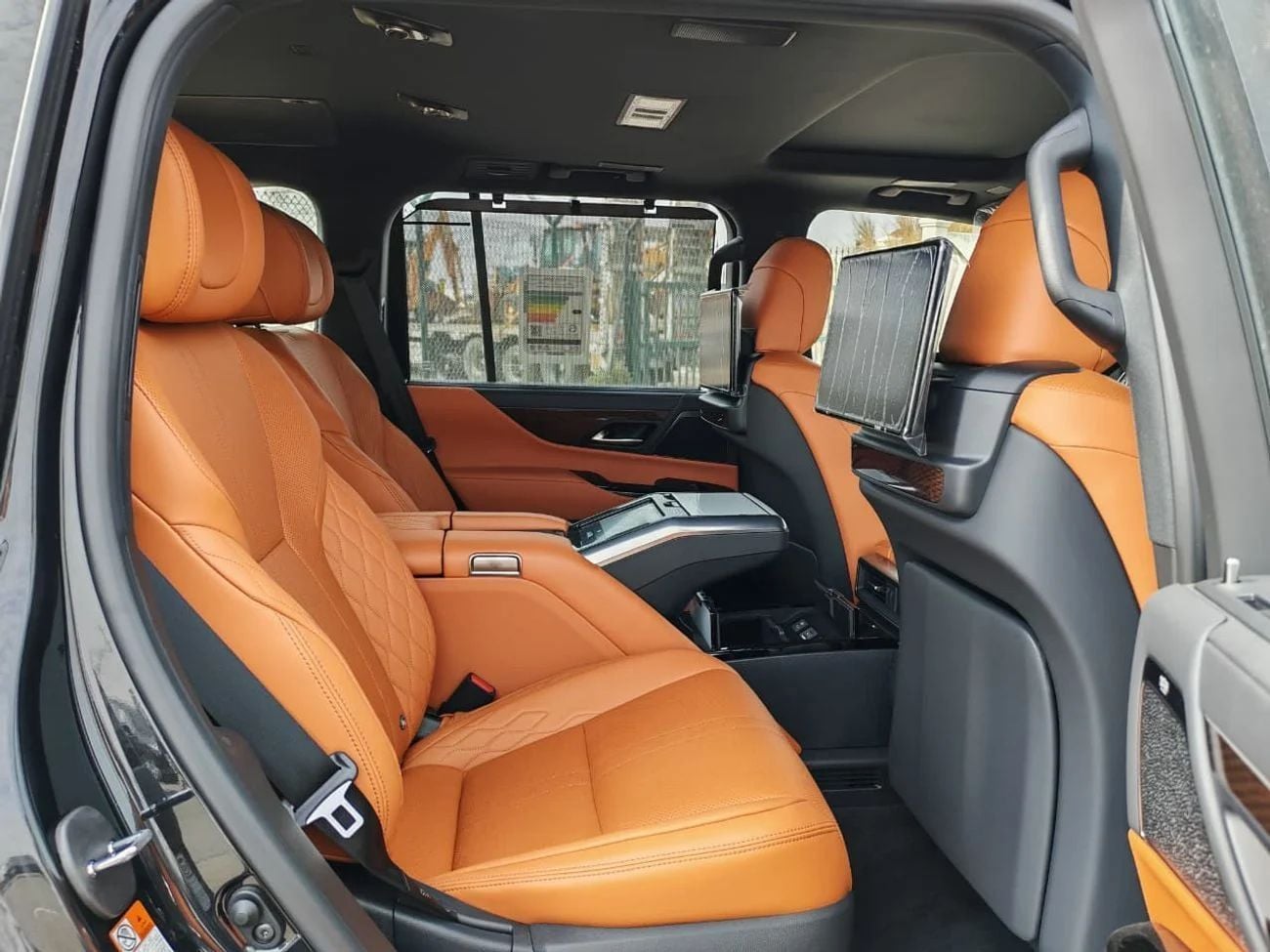 لكزس LX 700h 2026 Lexus LX 700h VIP HEV (4-Seater) 3.5L V6 Twin-Turbo Hybrid