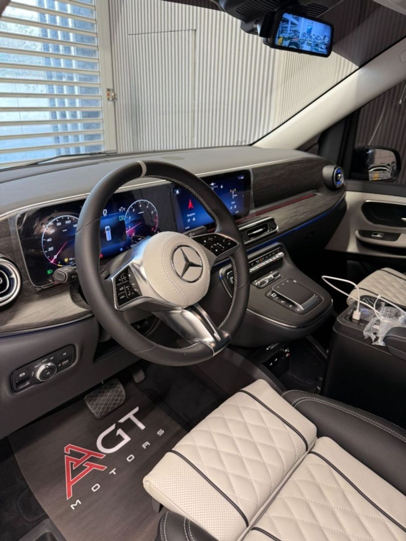 Mercedes-Benz V 300 Brand New!