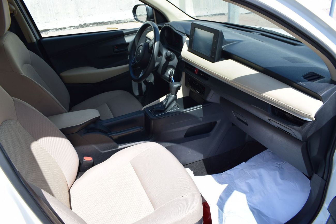 تويوتا يارس 1.5L E