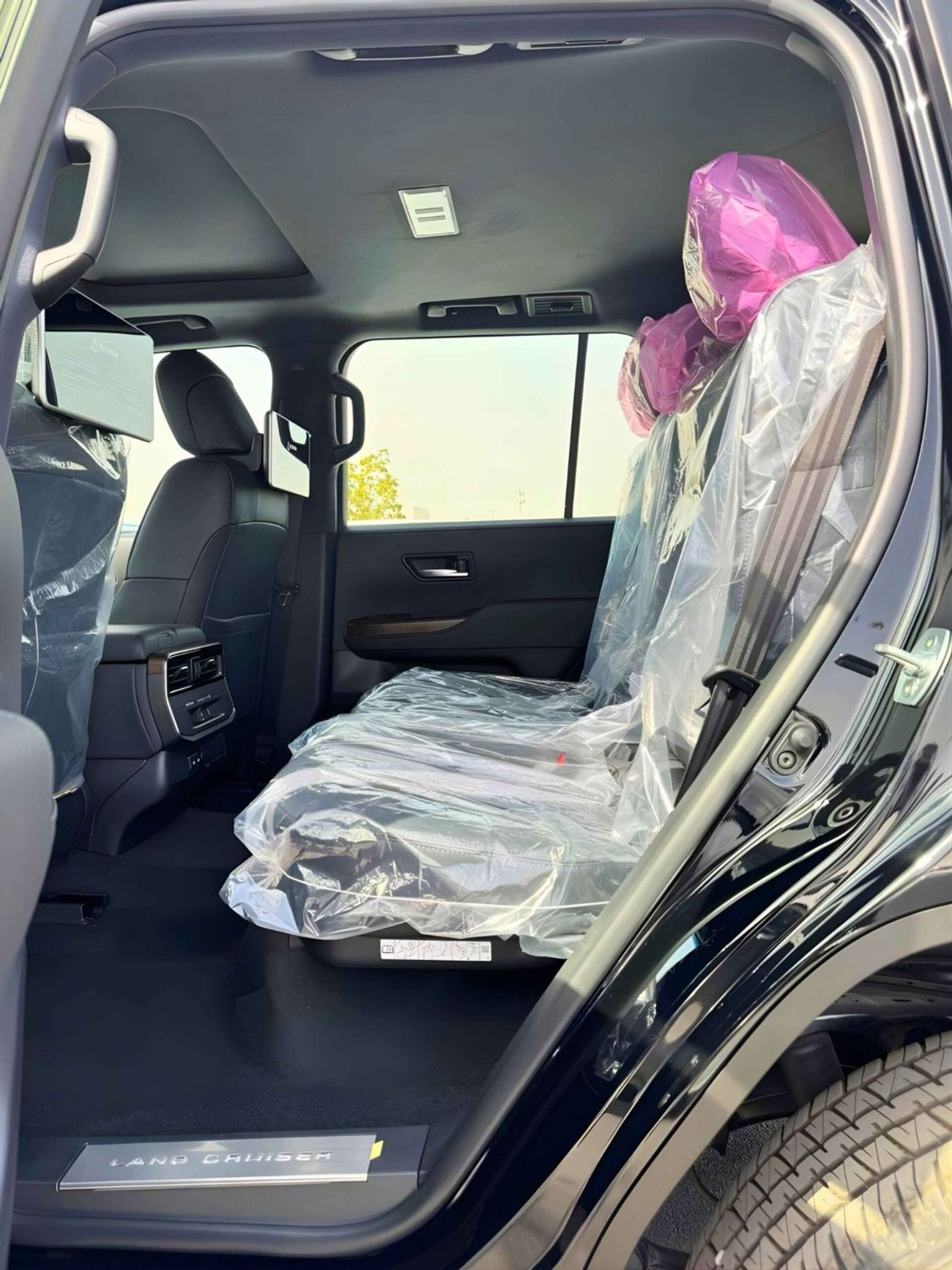 Toyota Land Cruiser GXR HIGH OPTION / 4.0L PETROL V6 / RADAR / REAR ENTERTAINMENT SCREENS  (CODE # GXR41H)