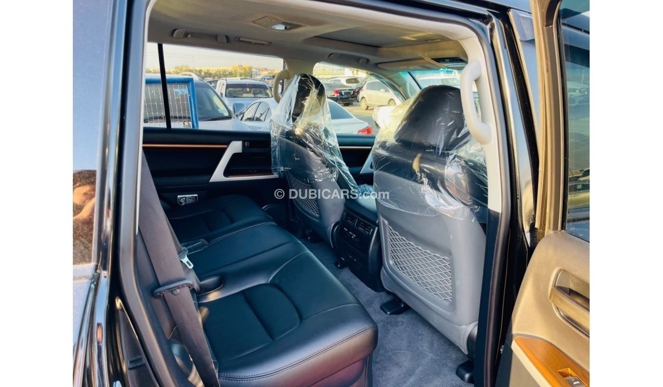 تويوتا لاند كروزر Toyota Landcruiser RHD Diesel engine model 2020 car very clean and good condition