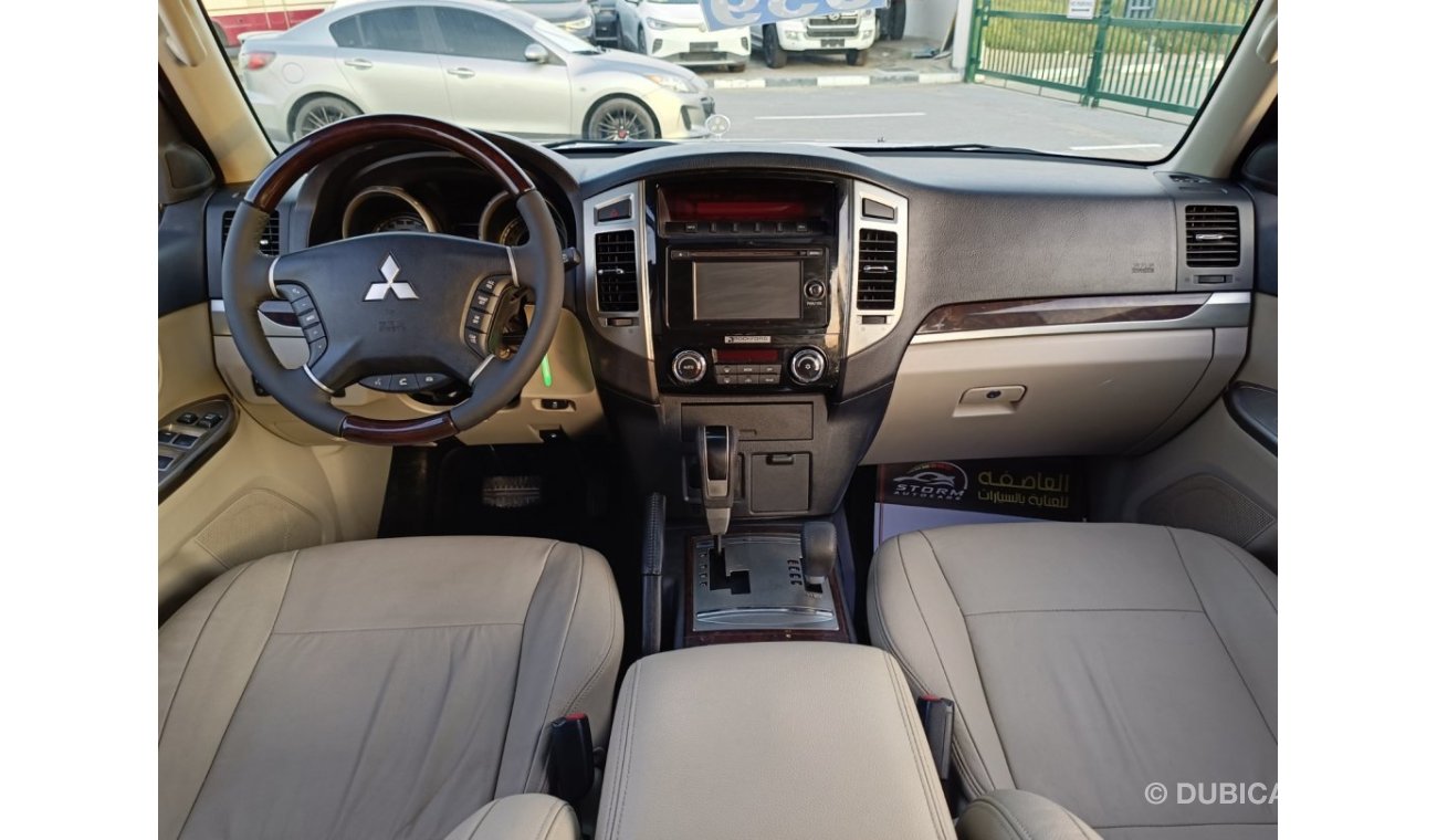 ميتسوبيشي باجيرو 3.5L Petrol, Leather Seat, Sunroof Full Option, RTA PASS (LOT # 1807)