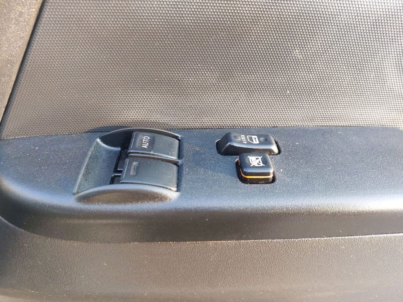 Toyota Hiace TOYOTA HIACE VAN RHD 2017 MODEL 2.7 L PETROL AUTOMATIC(PM28216)