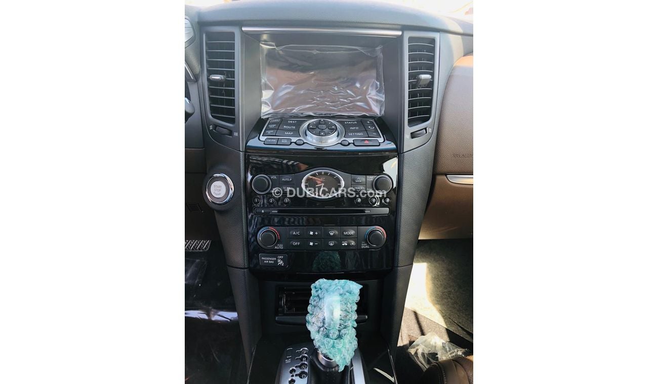 Infiniti Q70 3.7L ENGINE - FULL OPTION - EXCLUSIVE OFFER