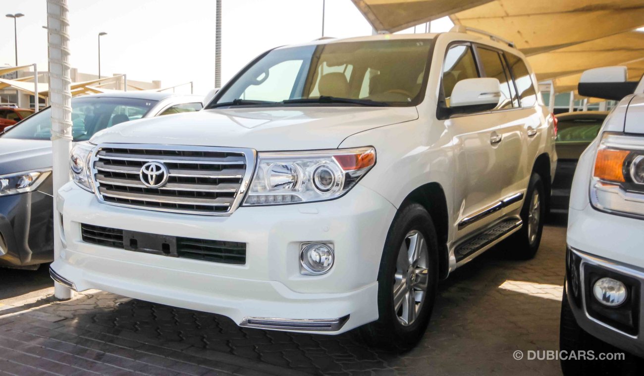 Toyota Land Cruiser GXR V8