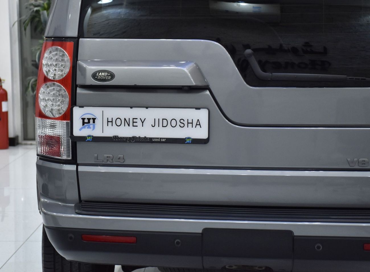 Land Rover Discovery EXCELLENT DEAL for our Land Rover LR4 HSE V8 ( 2013 Model ) in Grey Color GCC Specs