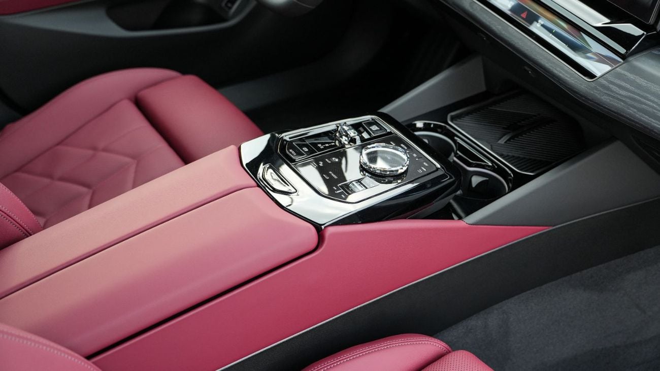 بي أم دبليو 530i 530i M-SPORT+ BROOKLYN GRAY METALLIC 2026MY EXPORT PRICE