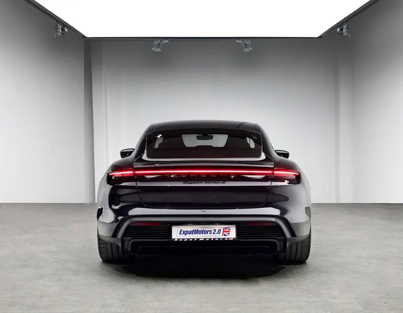 بورش تايكان Turbo S (755 HP)