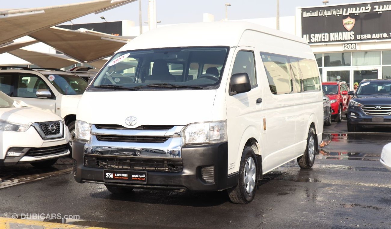 Toyota Hiace Toyota Haice High Roof 2017  GCC in excellent condition without accidents, very clean from inside an