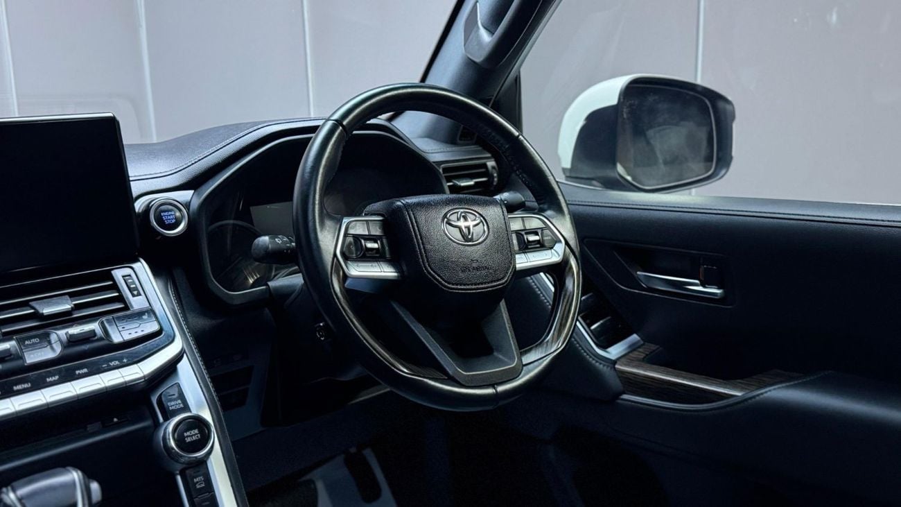 Toyota Land Cruiser LC300 ,RIGHT HAND DRIVE DIESEL ,4.5 LITER ,FULL OPTION  ,WITH G.R KIT