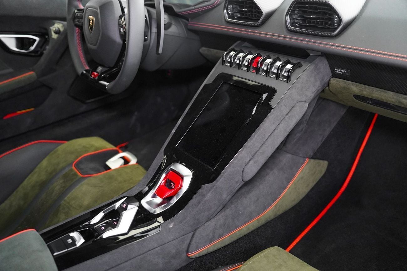 لامبورغيني هوراكان TECNICA STERRATO 5.2L V10