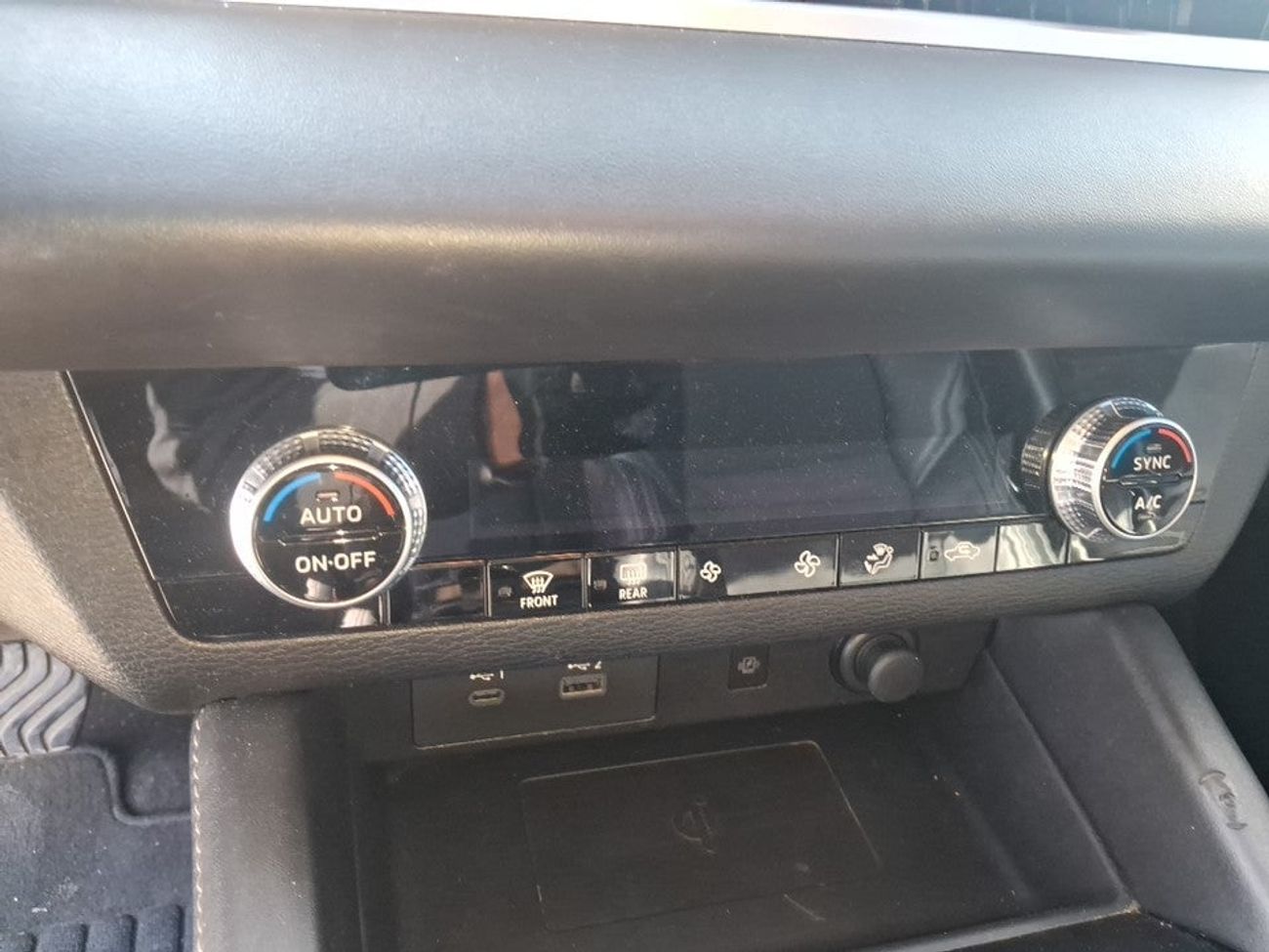 ميتسوبيشي آوتلاندر PREMIUM 2.4 | بدون دفعة مقدمة | اختبار القيادة في المنزل