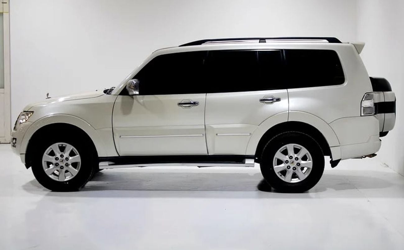 Mitsubishi Pajero GLS Base 3.5L (5 Seater) GLS | GCC Specs | Full Option | Excellent Condition.