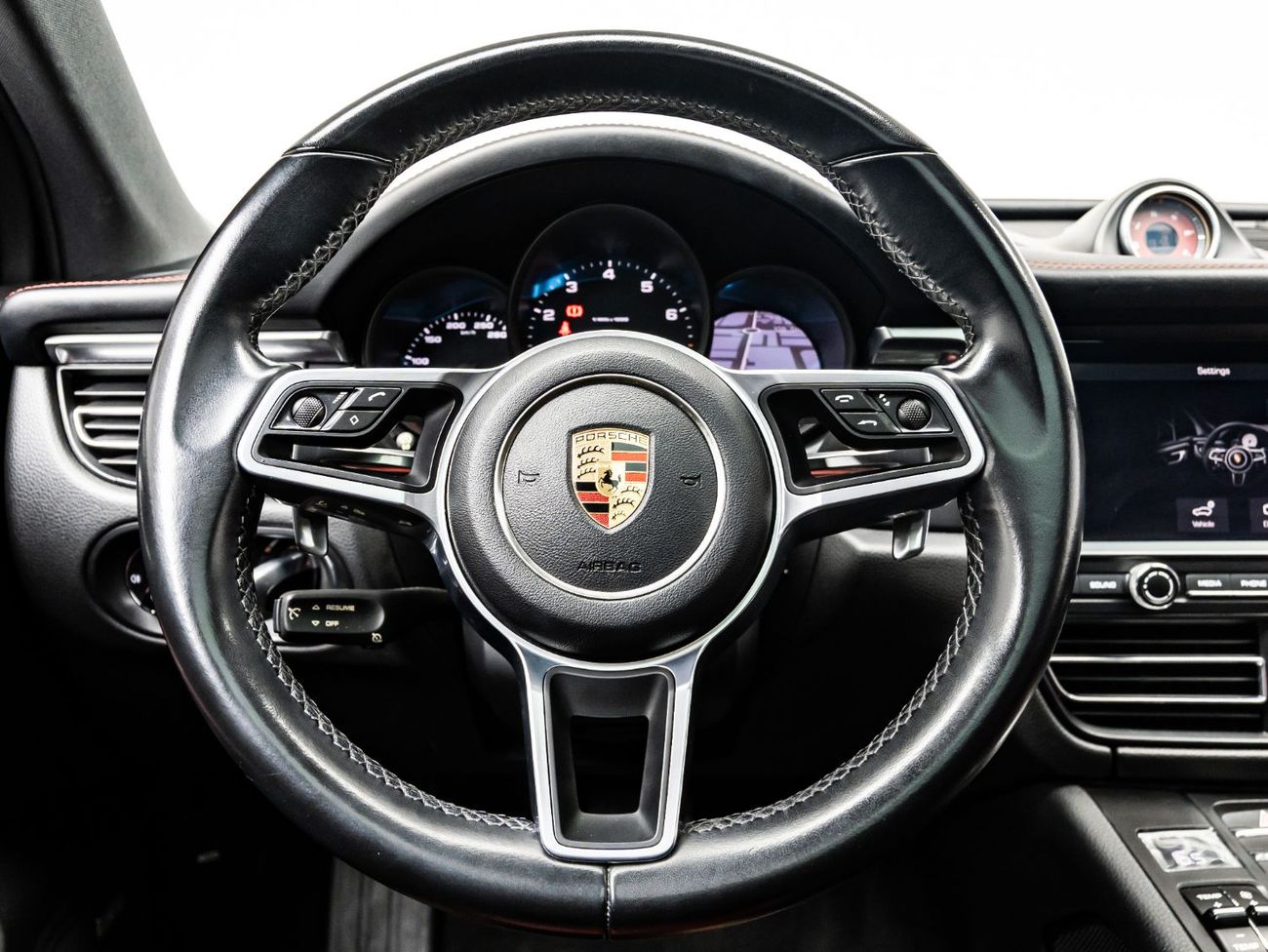 Porsche Macan Std 2.0L (252 HP) 2019 Porsche Macan, March 2026 Blackline Warranty, Full Service History, GCC