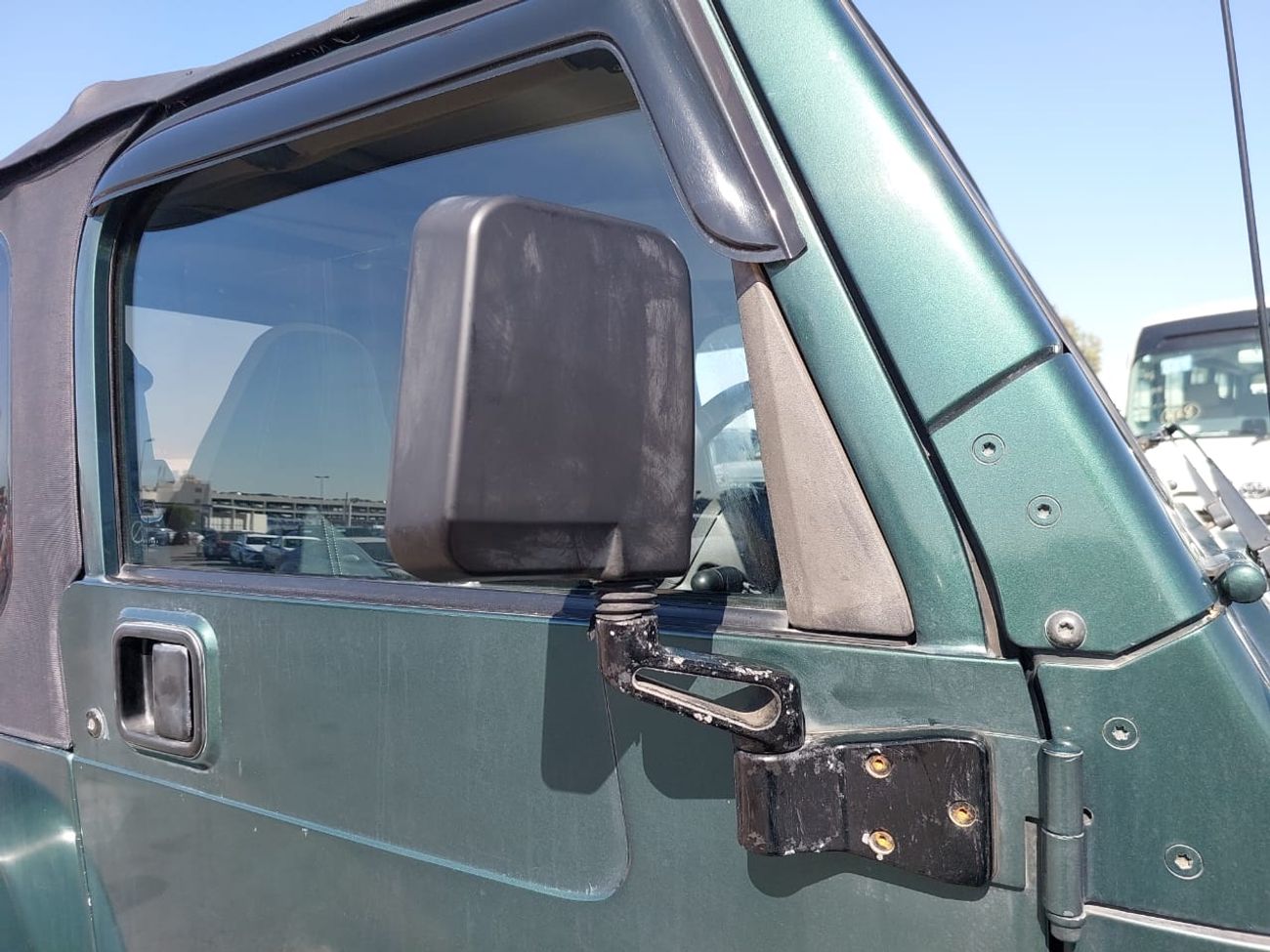 جيب رانجلر JEEP WRANGLER SUV RHD 2000 MODEL 4.0 L PETROL AUTOMATIC(PM75748)