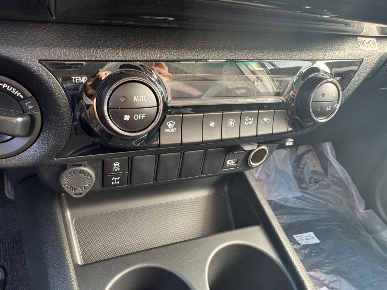 تويوتا هيلوكس GLX TOYOTA HILUX 2.4L DIESEL A/T MY 2026