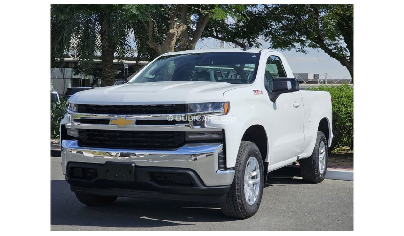 Chevrolet Silverado LT CHEVROLET SILVERADO Z71 V8 2022 GCC DRIVEN ONLY 4K WITH AGENCY WARRANTY IN BRAND NEW CONDITION