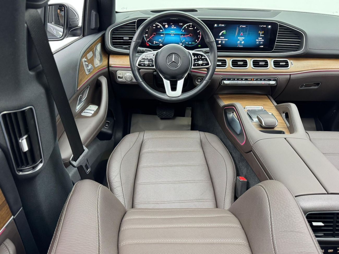 مرسيدس بنز GLE 450 4MATIC 2023 Mercedes Benz GLE450 AMG 4MATIC, 2028 MB Warranty, 2027 MB Service Pack, Very Low Km, GC