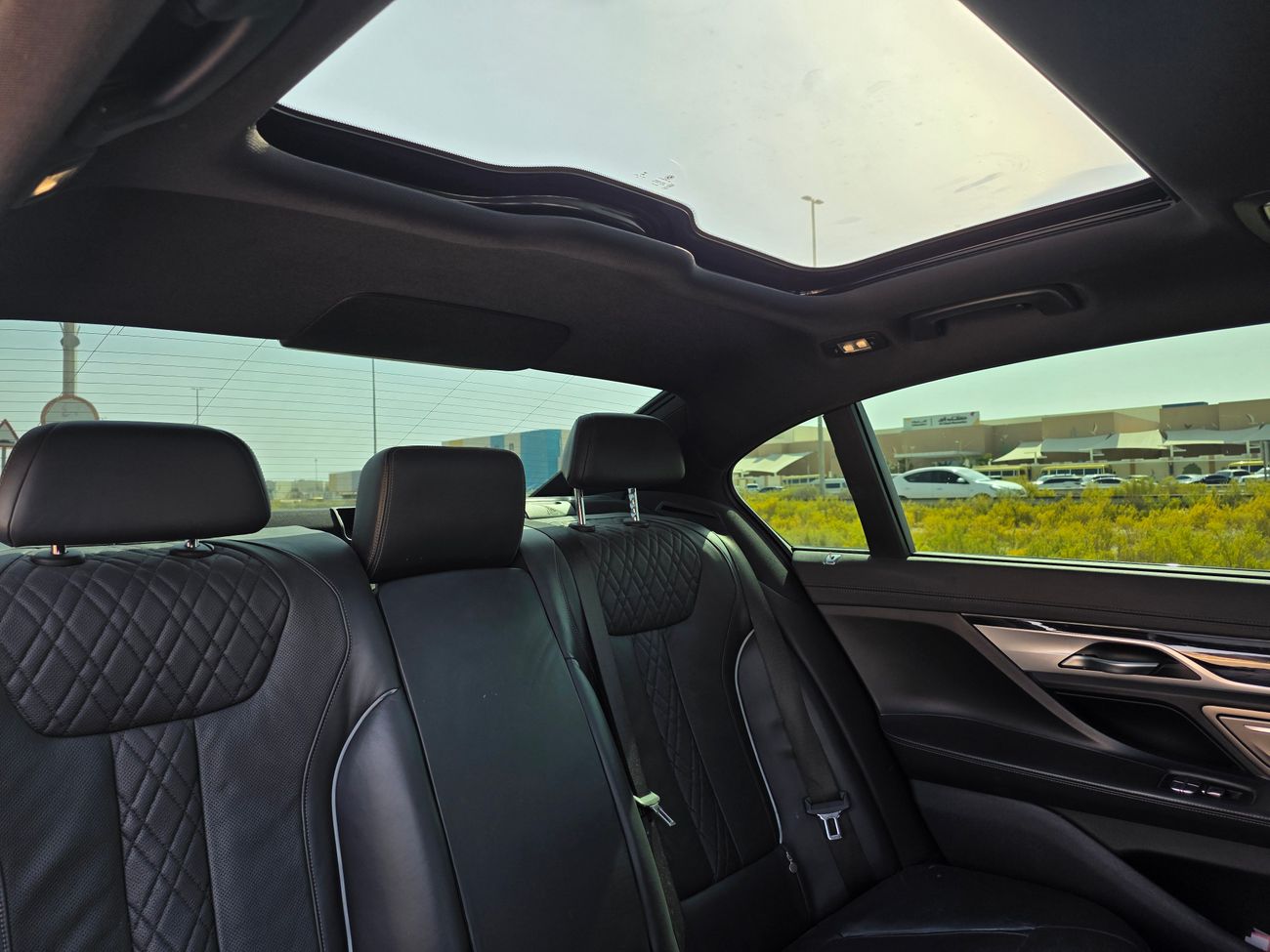 بي أم دبليو 740i