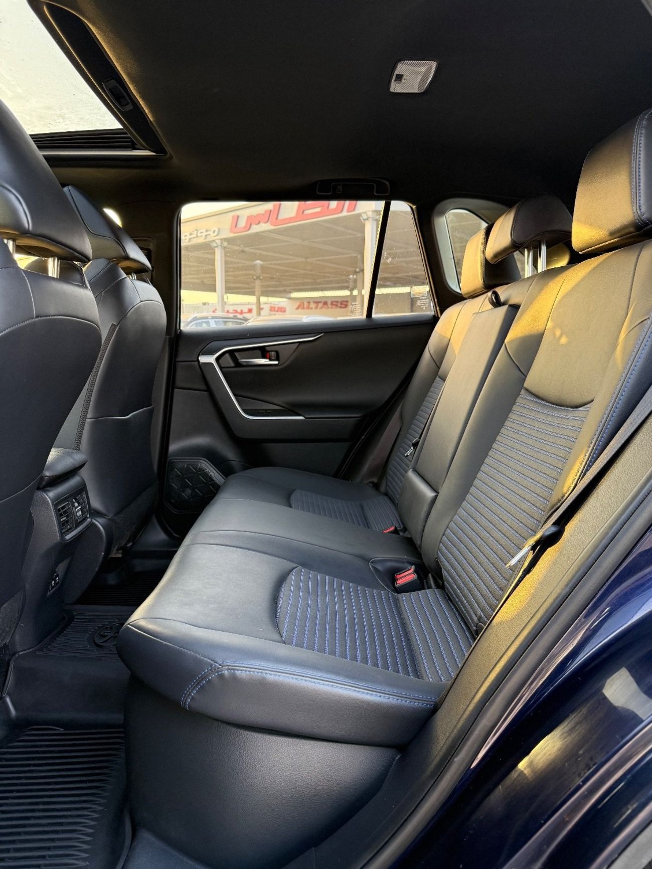 Toyota RAV4 XLE 2.5L 2019 TOYOTA RAV4 XSE HYBRID 4x4 FULL OPTIONS IMPORTED FROM USA