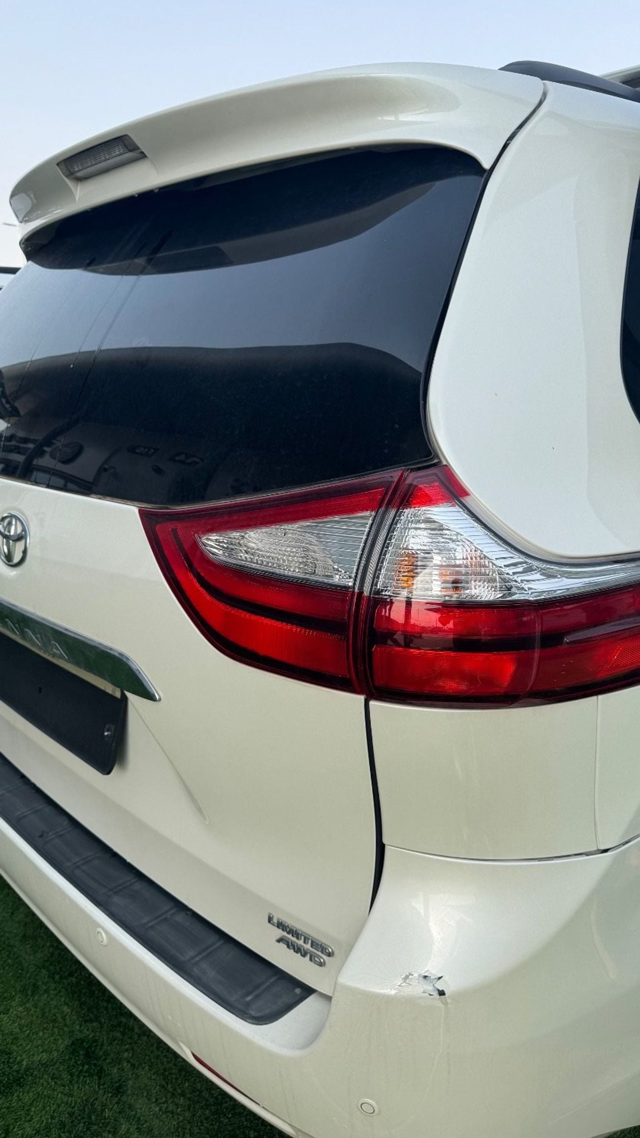 تويوتا سيينا Limited AWD