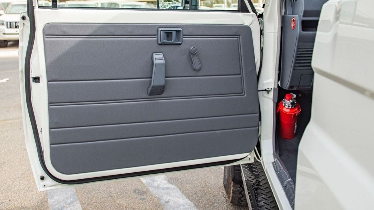 تويوتا لاند كروزر 70 (RHD) TOYOTA LAND CRUISER LC78 4.2D MT MY2023 – WHITE