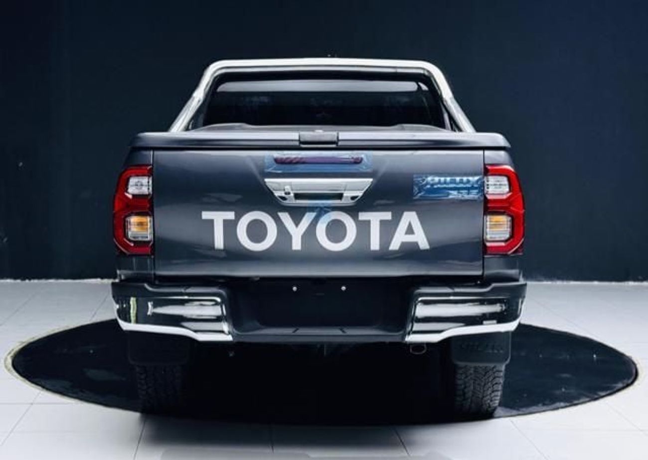 Toyota Hilux Toyota Hilux 2015 Model SR5 2.8 4x4 Diesel engine Colour Grey push start Transmission Automatic Inte