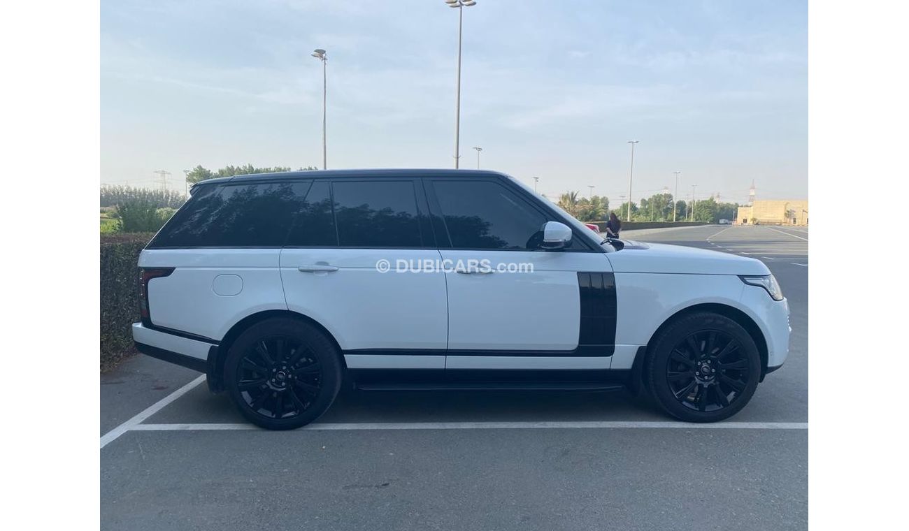 Land Rover Range Rover Range rover Vogue SE V8 2014 GCC Original  paint