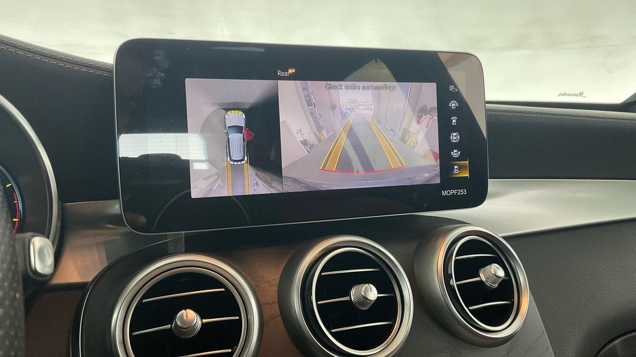 Mercedes-Benz GLC 300 Premium + 2.0L Premium + | Guaranteed Warranty | 0 Down Payment