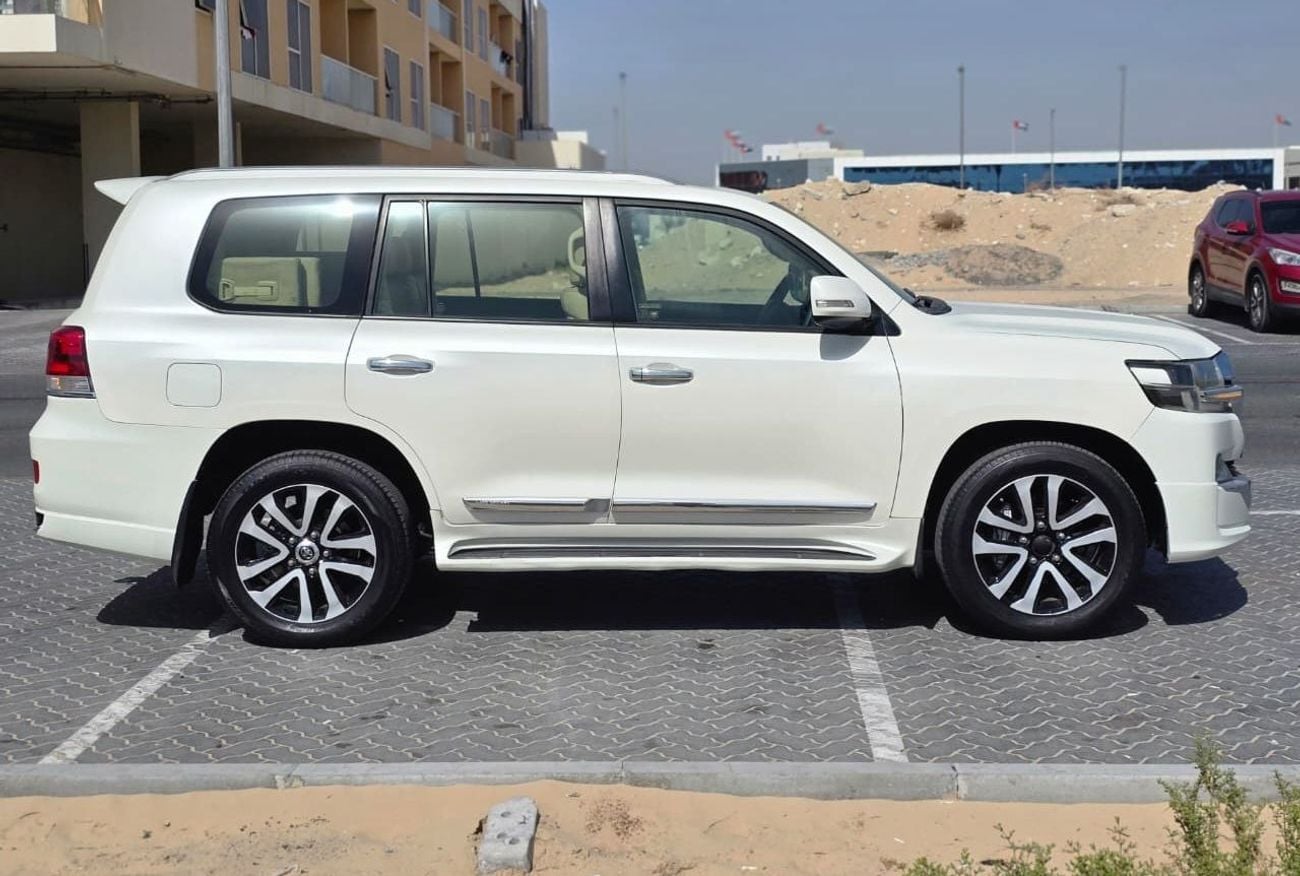 تويوتا لاند كروزر GXR 4.0L (271 HP) 4WD