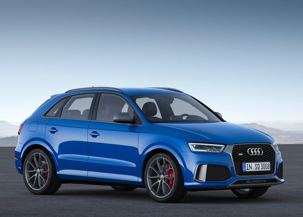 Audi RS Q3 exterior - Front Right Angled