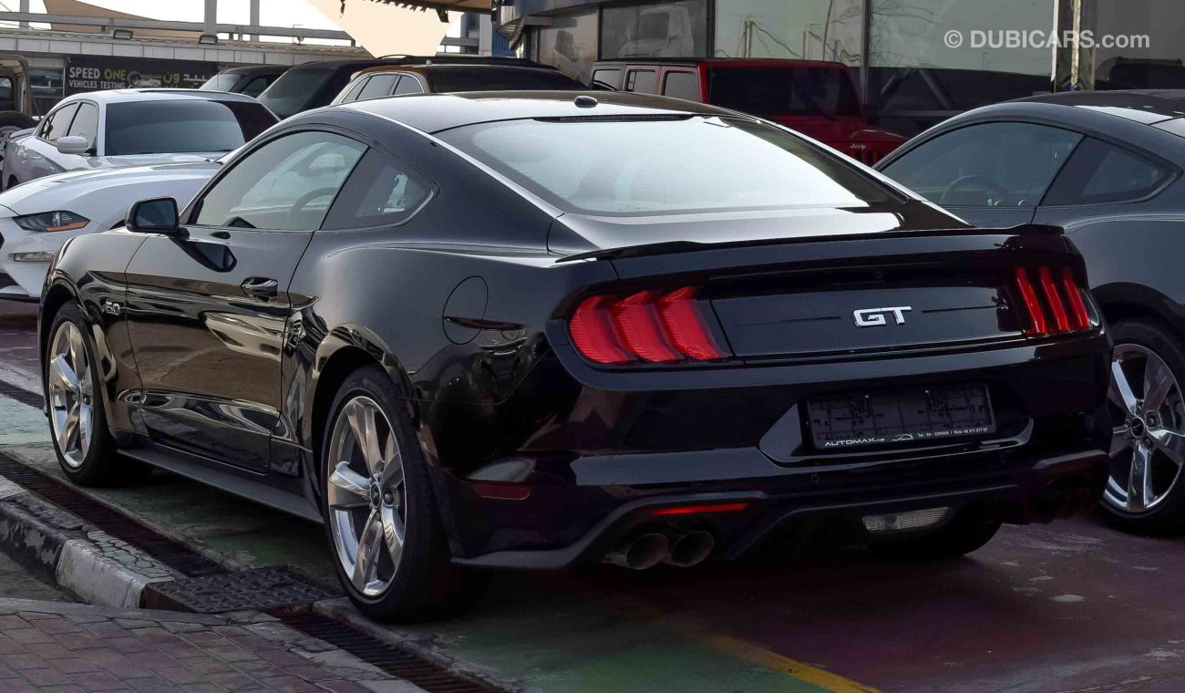 Ford Mustang 2019 GT Premium, 5.0 V8 GCC, 0km w/ 3Yrs or 100K km WTY + 60K km SERV at Al Tayer # Carbon Fiber