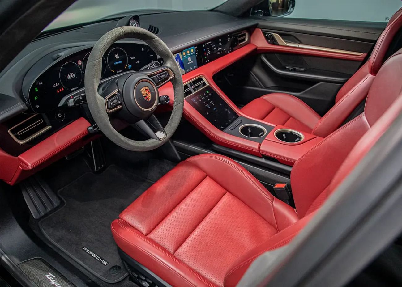 بورش تايكان Turbo S (755 HP)