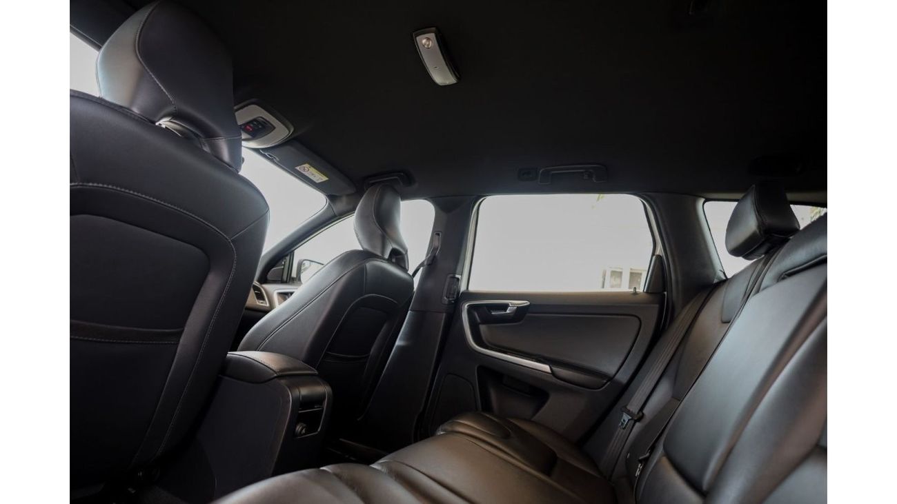 فولفو XC 60 Volvo XC60 2016 GCC under Warranty with Flexible Down-Payment.