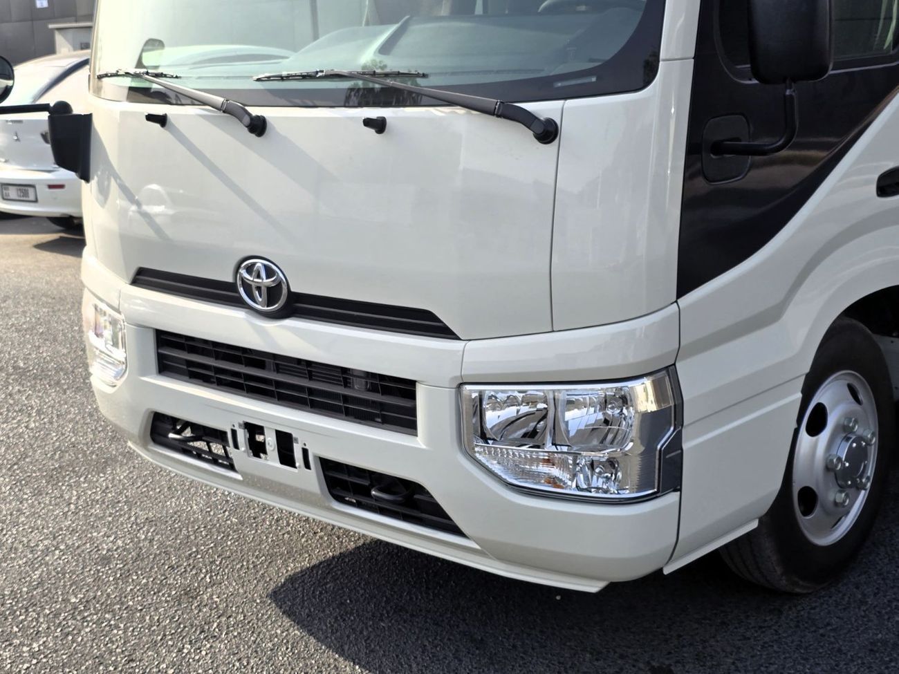 تويوتا كوستر AL FUTAIM - TOYOTA COASTER DIESEL 4.0 MT - AUTO DOOR - 23 SEATER -  2026 MODEL