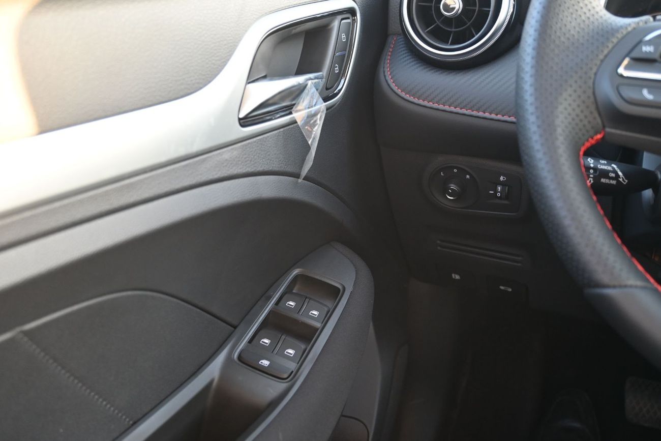 أم جي ZS MG ZS Comfort 1.5L Petrol Color Silver Model 2025