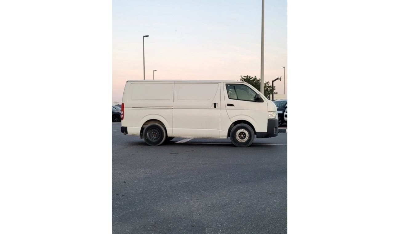 تويوتا هاياس 2023 TOYOTA HIACE 2.7L CARGO STANDARD ROOF