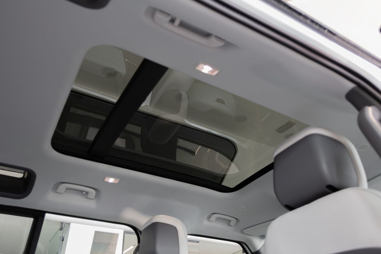 Land Rover Defender Land Rover Defender X-Dynamic HSE P400 - 2026 - GCC (Export)